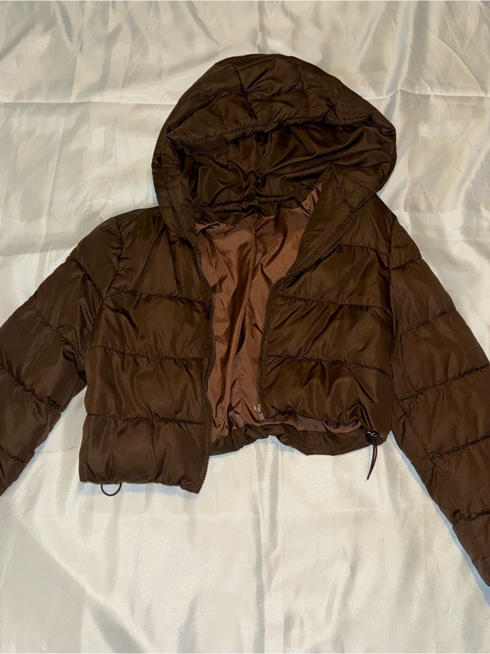 Women’s Cropped Hooded Puffer Jacket - Brown 🤎